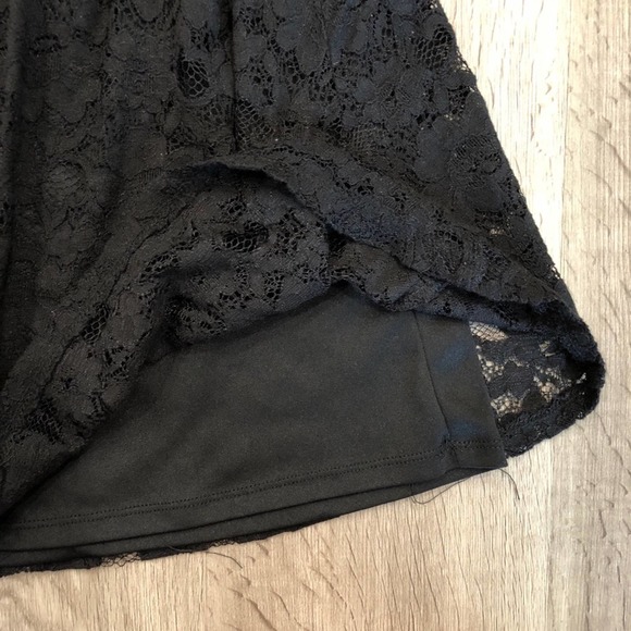 Forever 21 Women's Black Lace Overlay Pull On Elastic Waist A-Line Skirt sz S - Picture 2 of 3